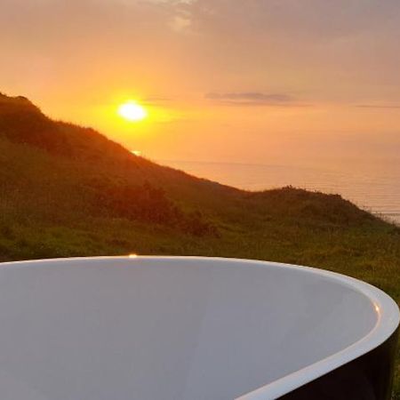 Villa Seaview Retreat -Amazing Ocean Views And Outdoor Bath Waiuku Exterior foto